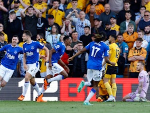 Dramatic late Yerry Mina equaliser earns Everton a vital point at Wolves