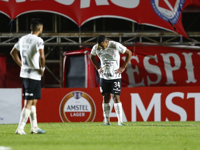 Murillo von Corinthians und seine Teamkollegen sehen nach dem Spiel am 26. Mai 2023 niedergeschlagen aus