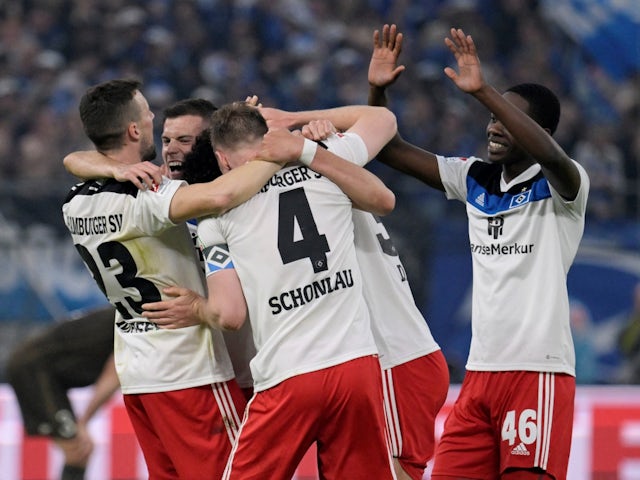 Hamburger SV players celebrate after the match on April 21, 2023 