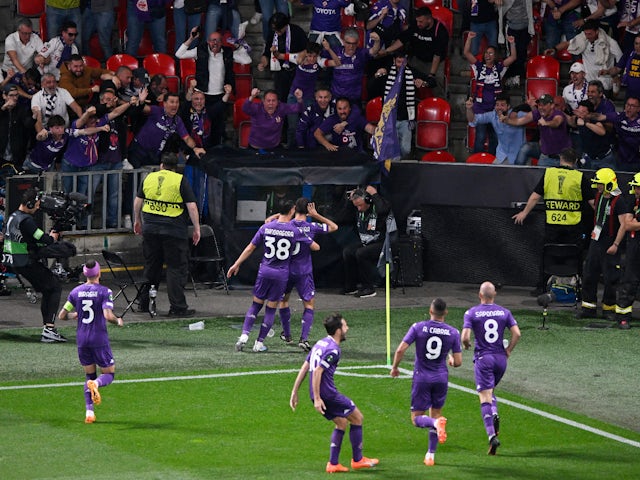 Fiorentina's Giacomo Bonaventura celebrates scoring their first goal with Rolando Mandragora and teammates on June 7, 2023