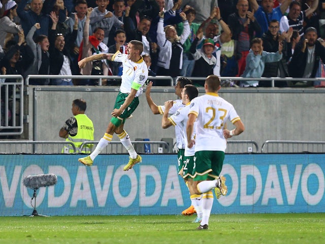 Българинът Кирил Десподов празнува отбелязването на първия си гол със съотборници на 20 юни 2023 г.