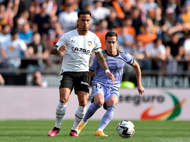 Bournemouth 'closing in on Justin Kluivert transfer'