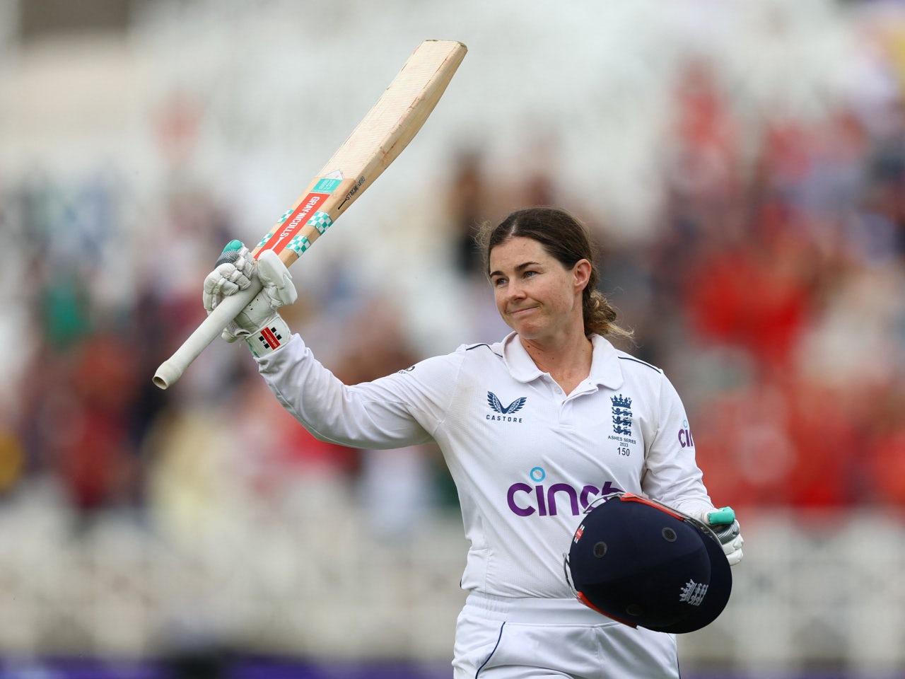 England's Tammy Beaumont hits record-breaking double-ton in Ashes Test