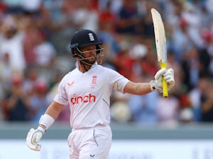 Duckett stars as England battle back in second Test