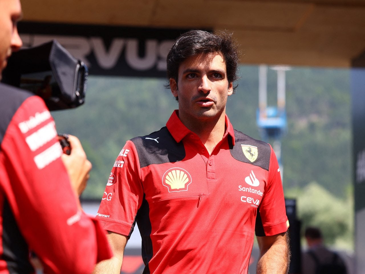 Sainz set for 2025 Ferrari contract talks