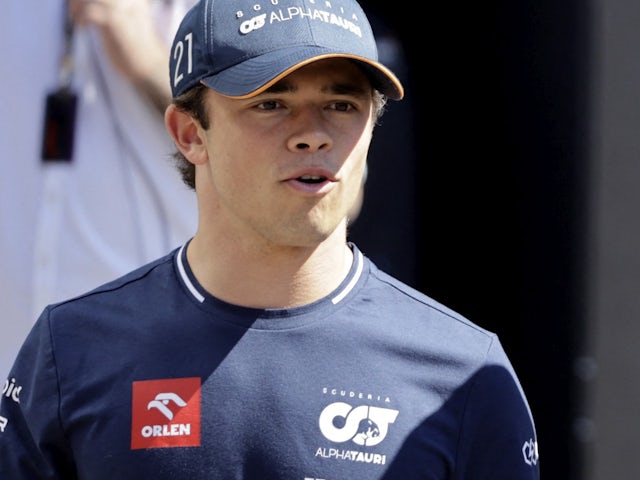 De Vries still ignoring F1 axe rumours