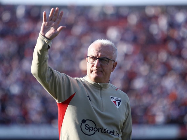 Sao Paulo coach Dorival Junior before the match on July 1, 2023