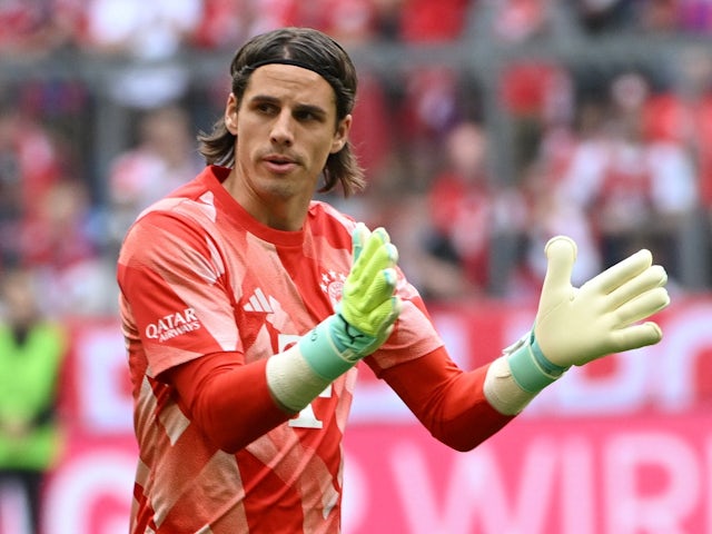 Bayern Munich's Yann Sommer during the warm up before the match on May 20, 2023