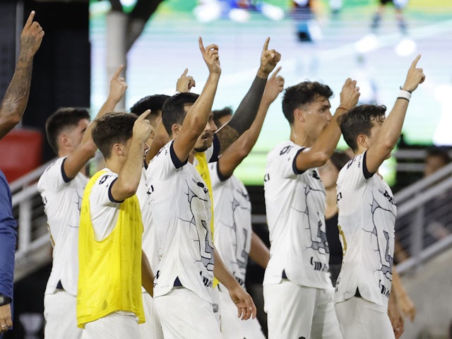 Pumas UNAM players salute their supporters in the stands on July 30, 2023