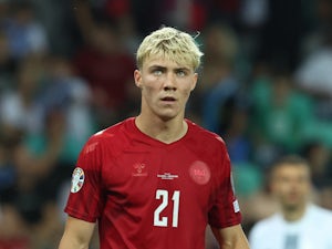 PSG 'submit £43m offer for Man United target Rasmus Hojlund'