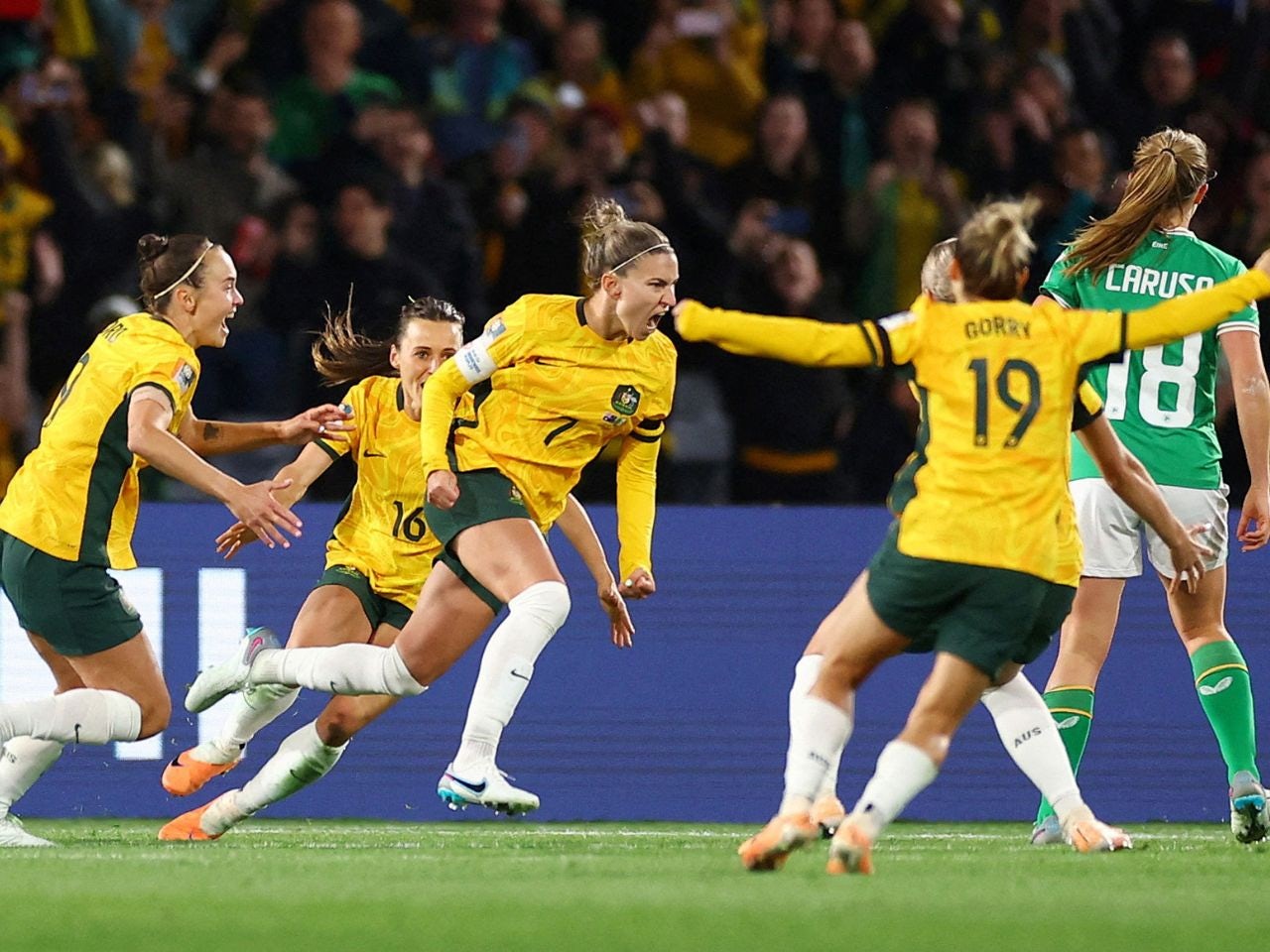 Женский футбол австралия. Сэм и Австралии. Австралия 1 доллар, 2023 Australia women's National Soccer Team /heading/. Австралия 1 доллар, 2023 Australia women's National Soccer Team /shooting/.