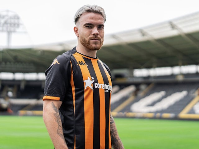 Hull City sign Aaron Connolly on August 1, 2023