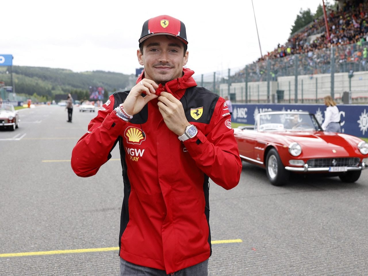 Leclerc plays down risk of Ferrari exit
