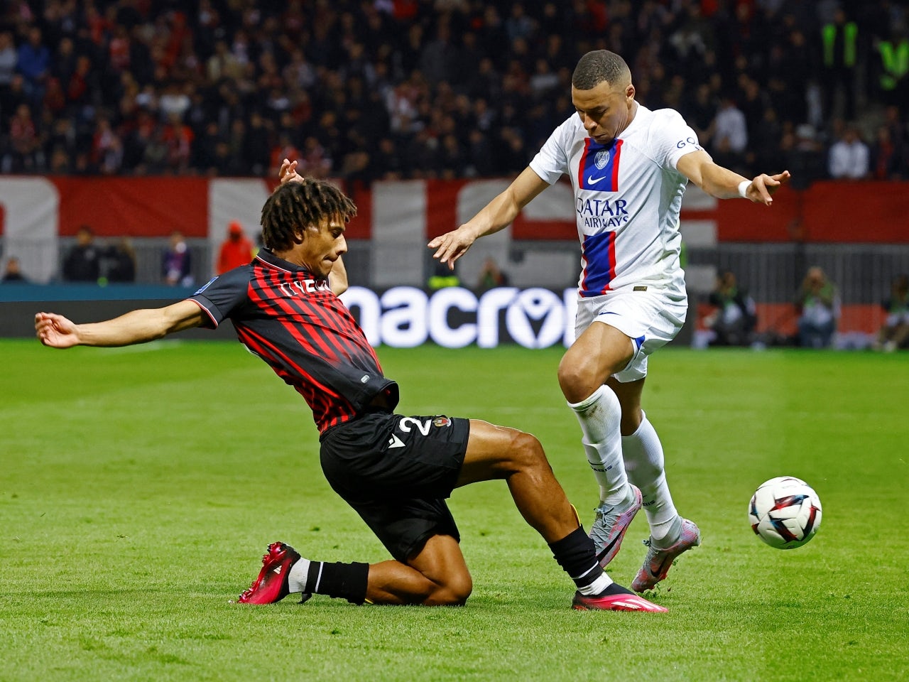 Manchester United 'add Jean-Clair Todibo, Jarrad Branthwaite to centre-back  shortlist' | Flipboard