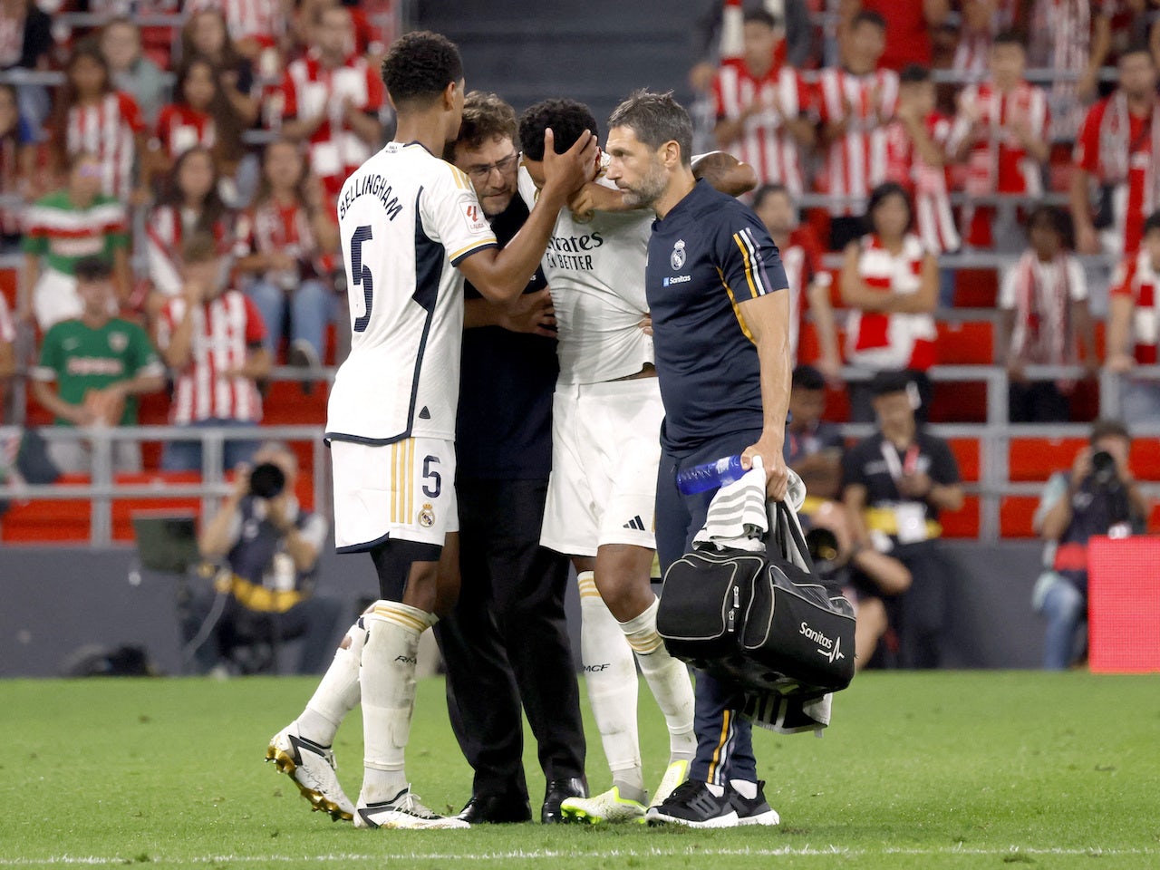 Real Madrid team news: Injury, suspension list vs. Real Sociedad thumbnail