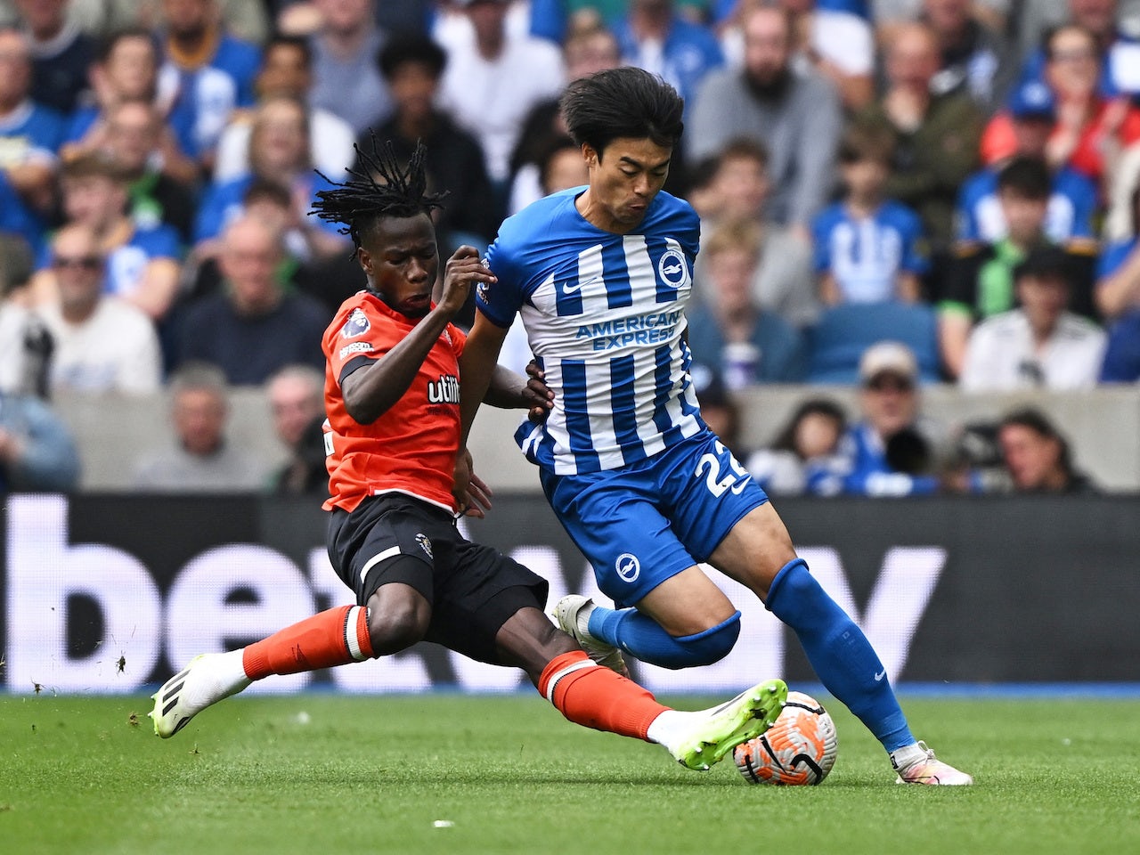 Brighton & Hove Albion's Kaoru Mitoma In Action With Luton Town's ...