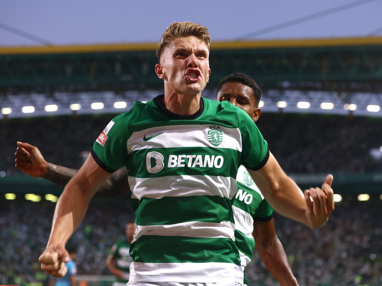 Manchester United 'join Arsenal, Chelsea in race for prolific Sporting Lisbon striker'