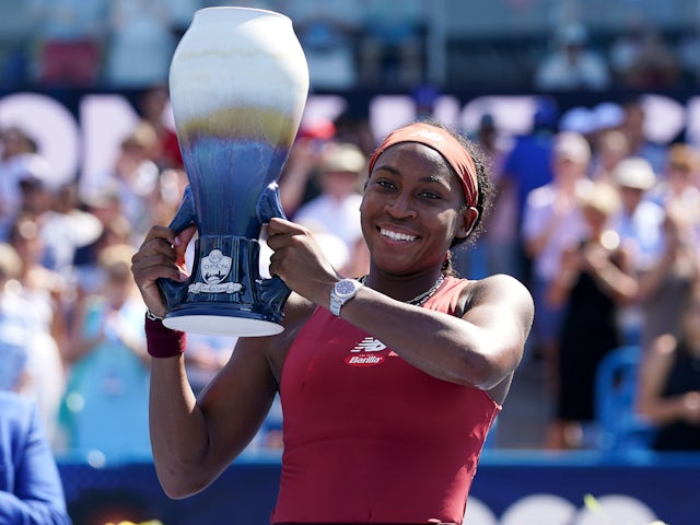 Coco Gauff poses with the trophy after winning the Cincinnati Masters on August 20, 2023