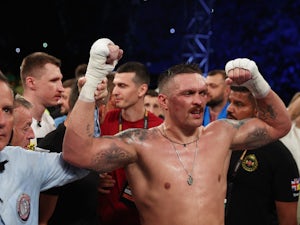 Usyk survives controversy to stop Dubois