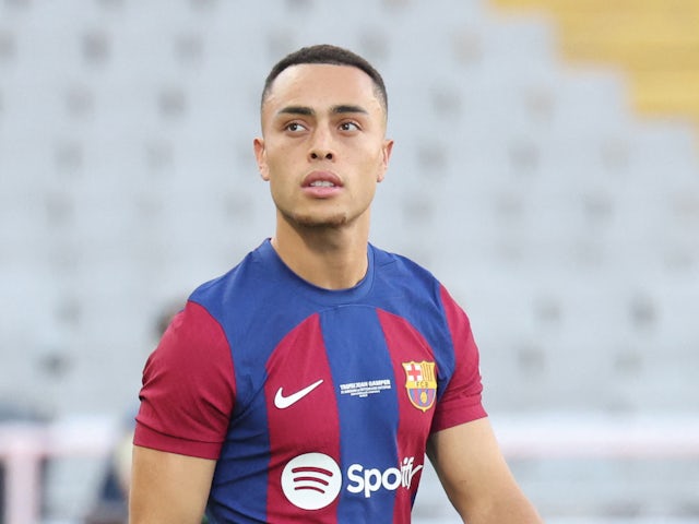 Sergino Dest in action for Barcelona in August 2023