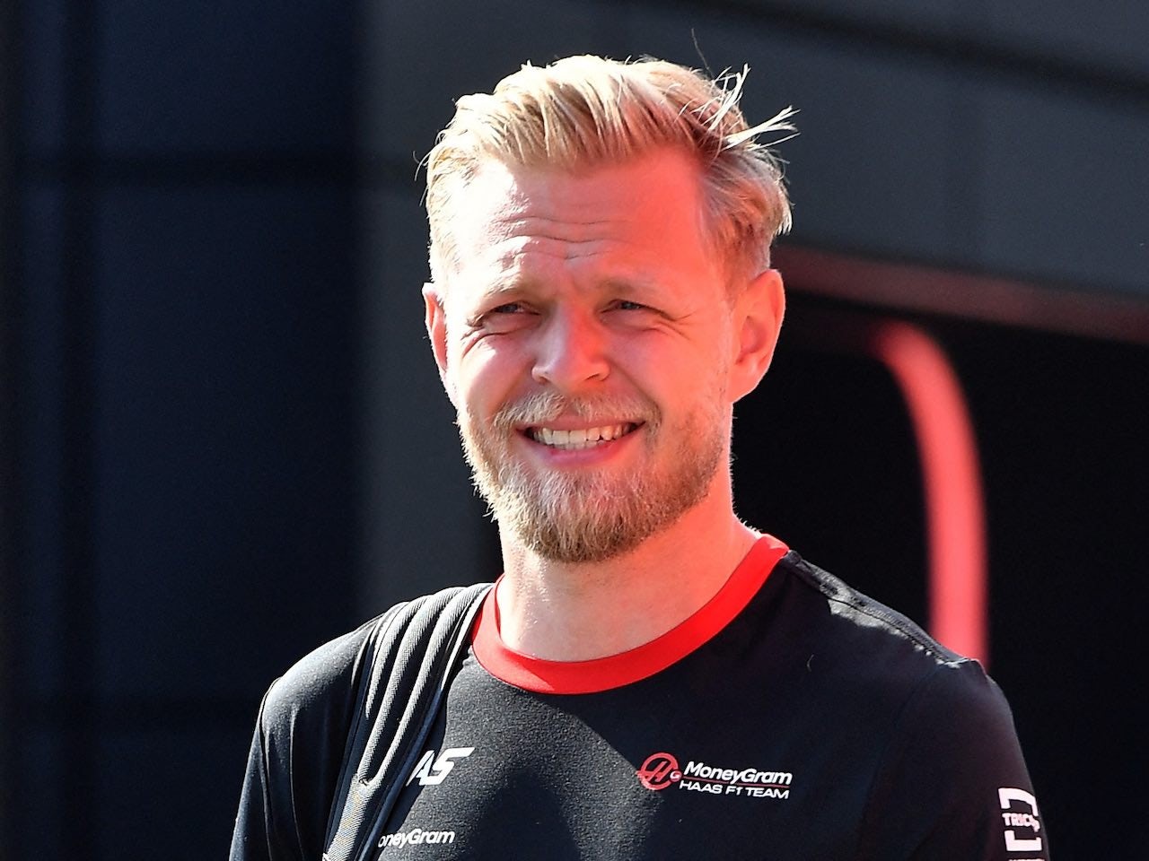 Magnussen admits he must catch up with Hulkenberg