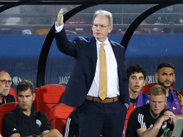 Seattle Sounders head coach Brian Schmetzer reacts on September 17, 2023