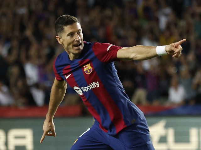 Saudi Arabian clubs 'still keen on Barcelona's Lewandowski'