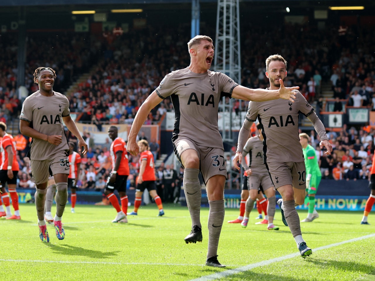 EPL Premier League results: Ange Postecoglou's Tottenham Hotspur go top of  table, Manchester United comeback win over Sheffield, highlights, reaction,  scores