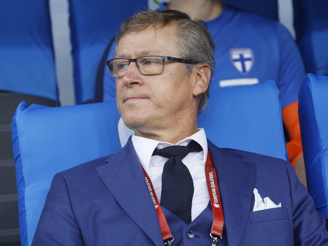 L'allenatore della Finlandia Marko Kanerva prima della partita del 14 ottobre 2023