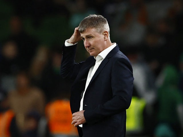 Coach Stephen Kenny van de Republiek Ierland ziet er gefrustreerd uit na de wedstrijd op 13 oktober 2023