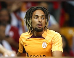 Manchester United join Arsenal in Sacha Boey race?