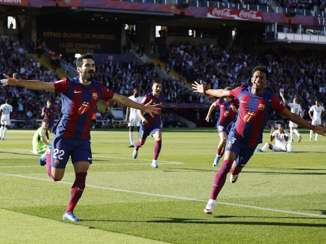 O jogador do Barcelona Ilkay Gundogan comemora seu gol contra o Real Madrid em 28 de outubro de 2023