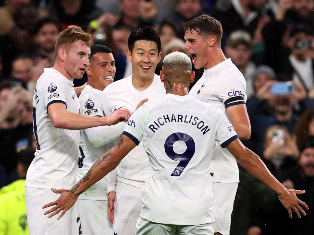 Tottenham 2 Fulham 1 LIVE SCORE: Conte's men hang on late to claim vital  three points at Spurs Stadium - latest updates