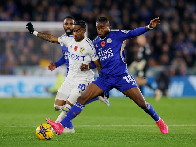 Leeds United's Crysencio Summerville in action with Leicester City's Abdul Fatawu on November 3, 2023