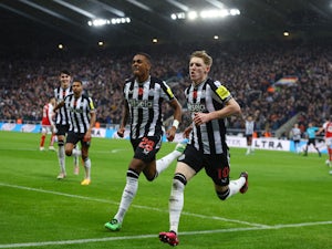 Newcastle end Arsenal's unbeaten run in chaotic contest