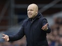 Hearts manager Steven Naismith reacts on October 29, 2023