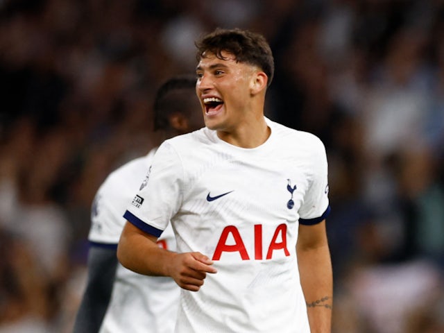 Spurs 'planning second loan spell for young striker'