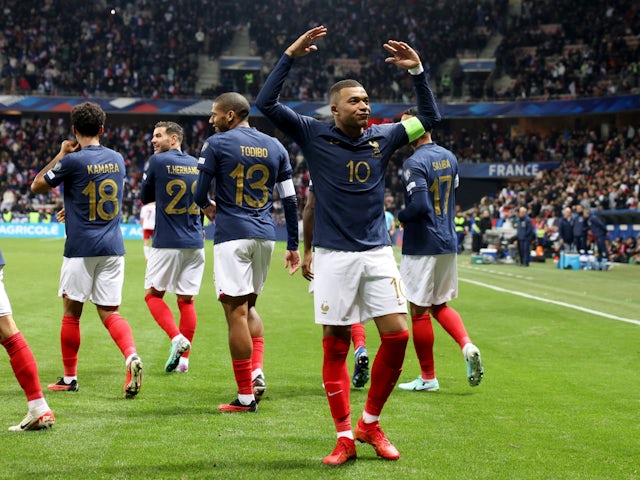 Francezul Kylian Mbappe sărbătorește a marcat al 12-lea gol pe 18 noiembrie 2023