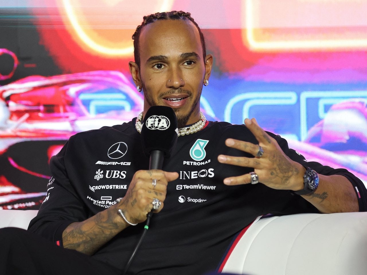 Hamilton won't take big secrets to Ferrari - Wolff