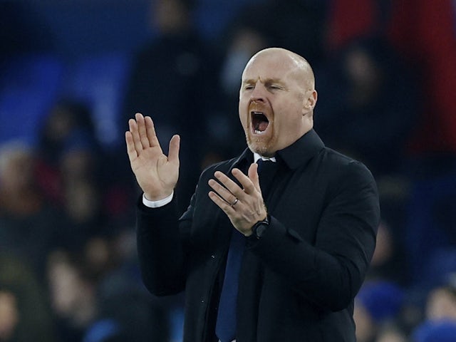 Dyche's Everton contract talks 'delayed by 10-point deduction'