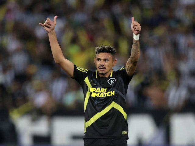 Tiquinho của Botafogo ăn mừng khi ghi bàn thắng đầu tiên vào ngày 21 tháng 10 năm 2023