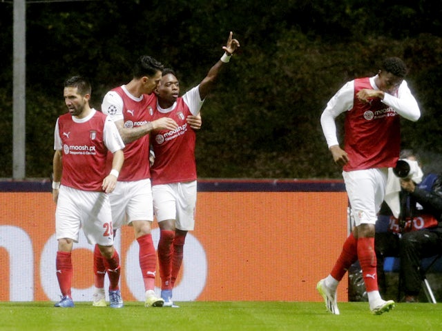 Braga's Alvaro Djalo celebrates scoring their first goal with teammates on November 29, 2023