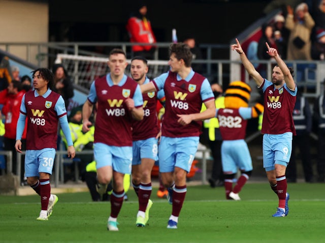 Burnley off the bottom with five-goal win over 10-man Sheffield United