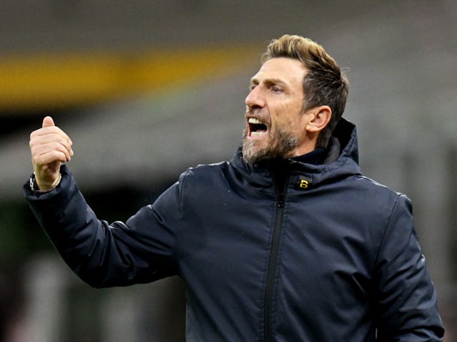 Frosinone coach Eusebio Di Francesco reacts on December 2, 2023