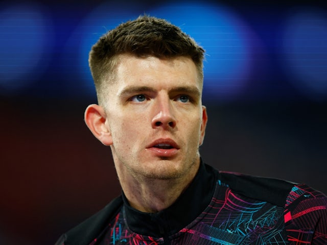 Newcastle United's Nick Pope during the warm up before the match on November 28, 2023