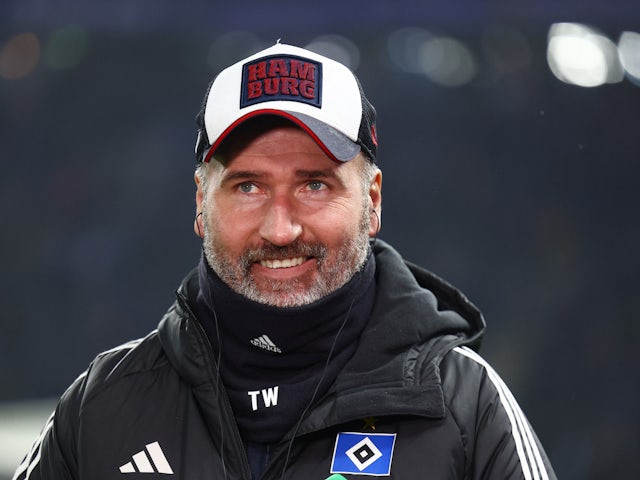 Hamburg SV coach Tim Walter before the match on December 6, 2023