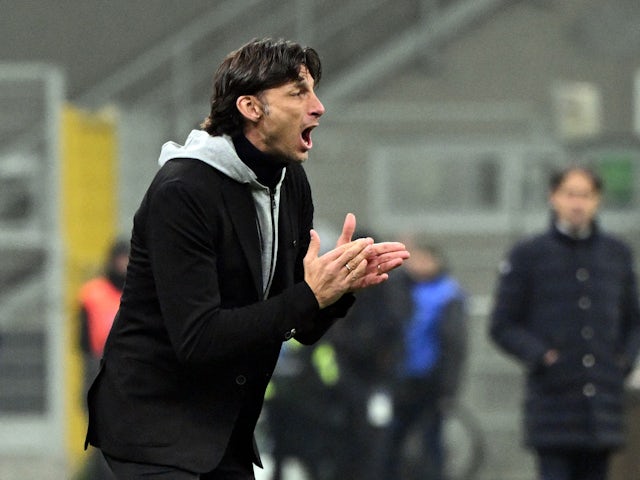 Udinese coach Gabriele Cioffi reacts on December 9, 2023