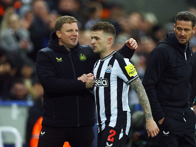 Newcastle United manager Eddie Howe with Kieran Trippier after he was substituted on December 13, 2023