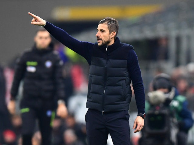 Sassuolo coach Alessio Dionisi reacts on December 30, 2023