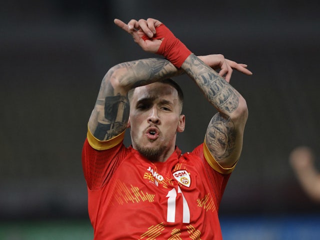 Darko Churlinov của Bắc Macedonia ăn mừng khi ghi bàn thắng thứ hai vào ngày 23 tháng 3 năm 2023